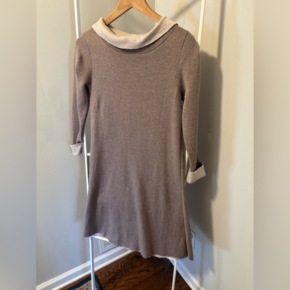 Adrienne Vittadini Dresses & Skirts - Adrienne Vittadini Taupe and Cream Knit Sweater Dress